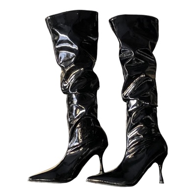 欧美风尖头细跟高筒靴子女2026年秋冬新款漆皮褶皱堆堆靴高跟长靴