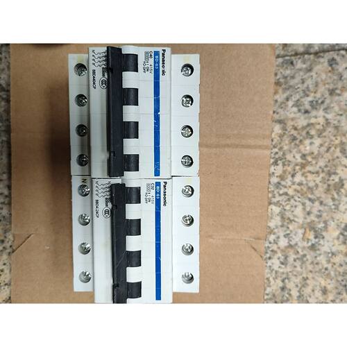 在线议价BD-63空气开关，正品拆机，4P断路器/32A、40A