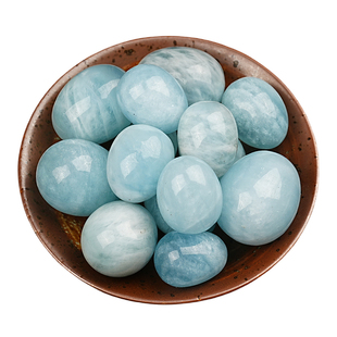 天然海蓝宝摆件鸡蛋造型手把件原石打磨矿石标本手握盘玩绿柱石头