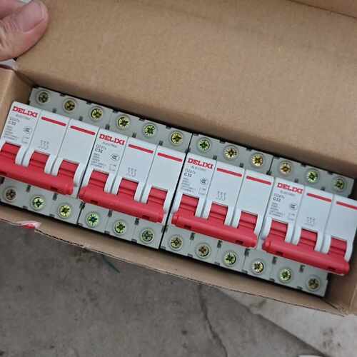 【议价-可维修】 西 DELIXI DZ47S 3PC25A 3PC32A 断路器 /均有货