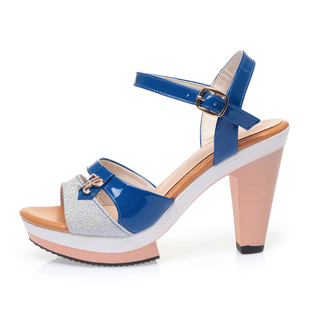 凉鞋女夏季2025新款真皮高跟鞋一字带粗跟防水台时尚女士中跟凉鞋