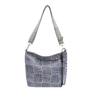 斜挎帆布包女大容量通勤包包2026新款高级感小众带拉链单肩水桶包