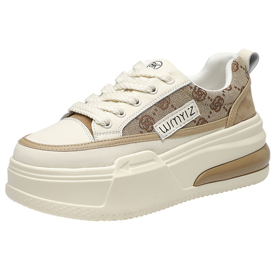 熙双休闲风松糕跟小白鞋