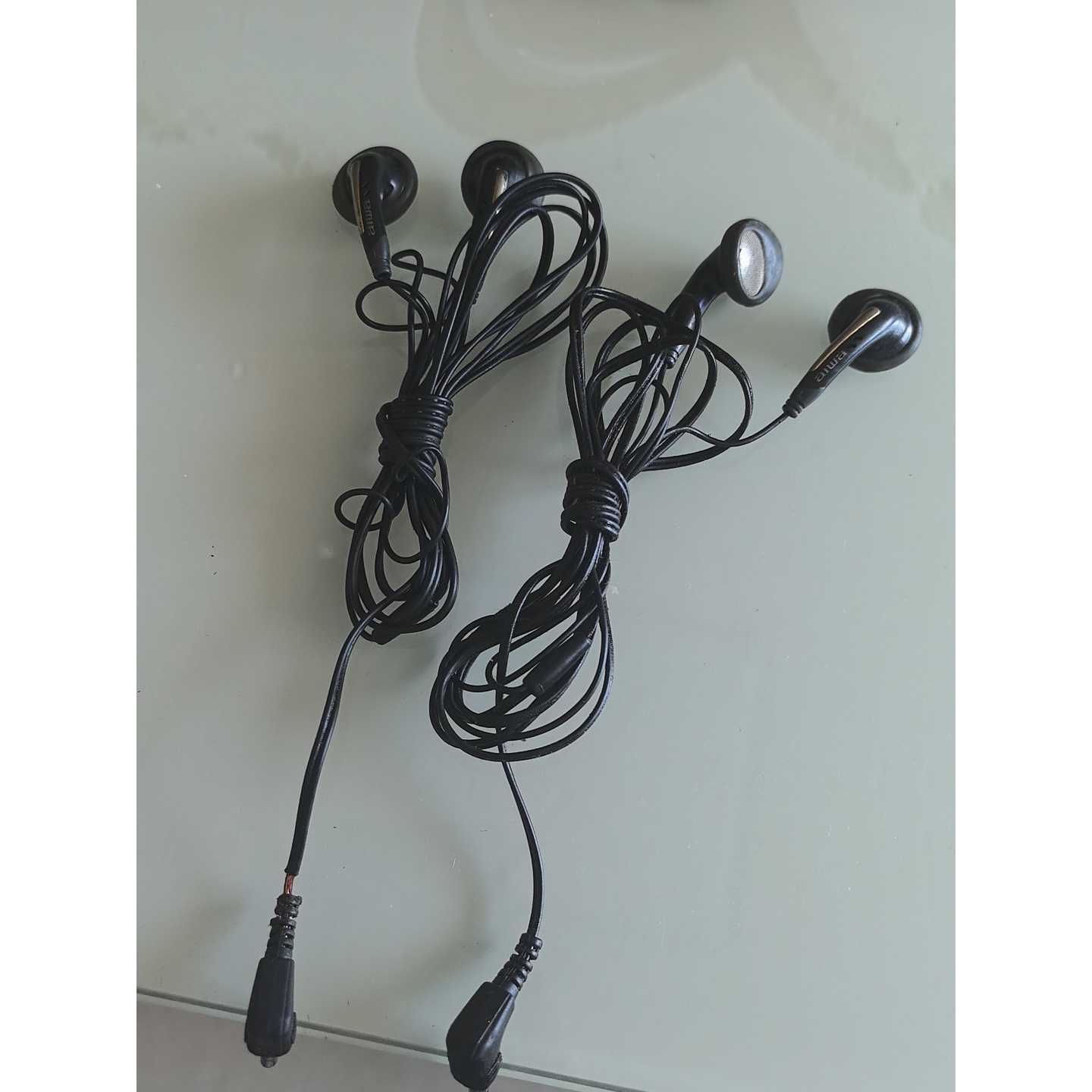 议价爱华v16耳机,两条打包180、