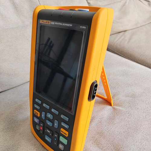 福禄克FLUKE 125B手持示波器，几乎全新，外观很新，配议价