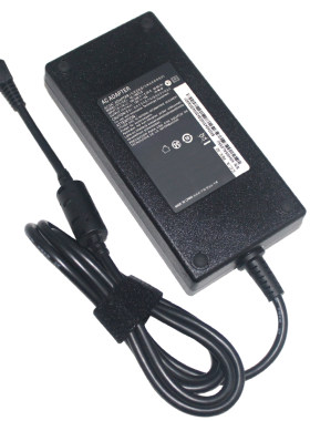 超薄便携12V15A足180W电源适配器