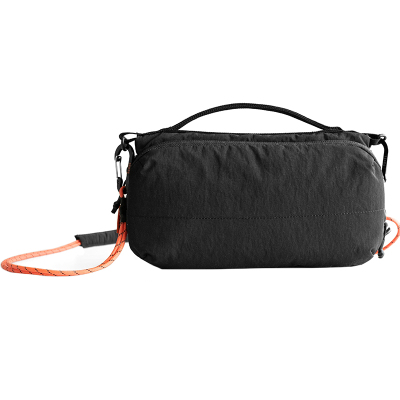 埋不烂潮流设计感斜挎包