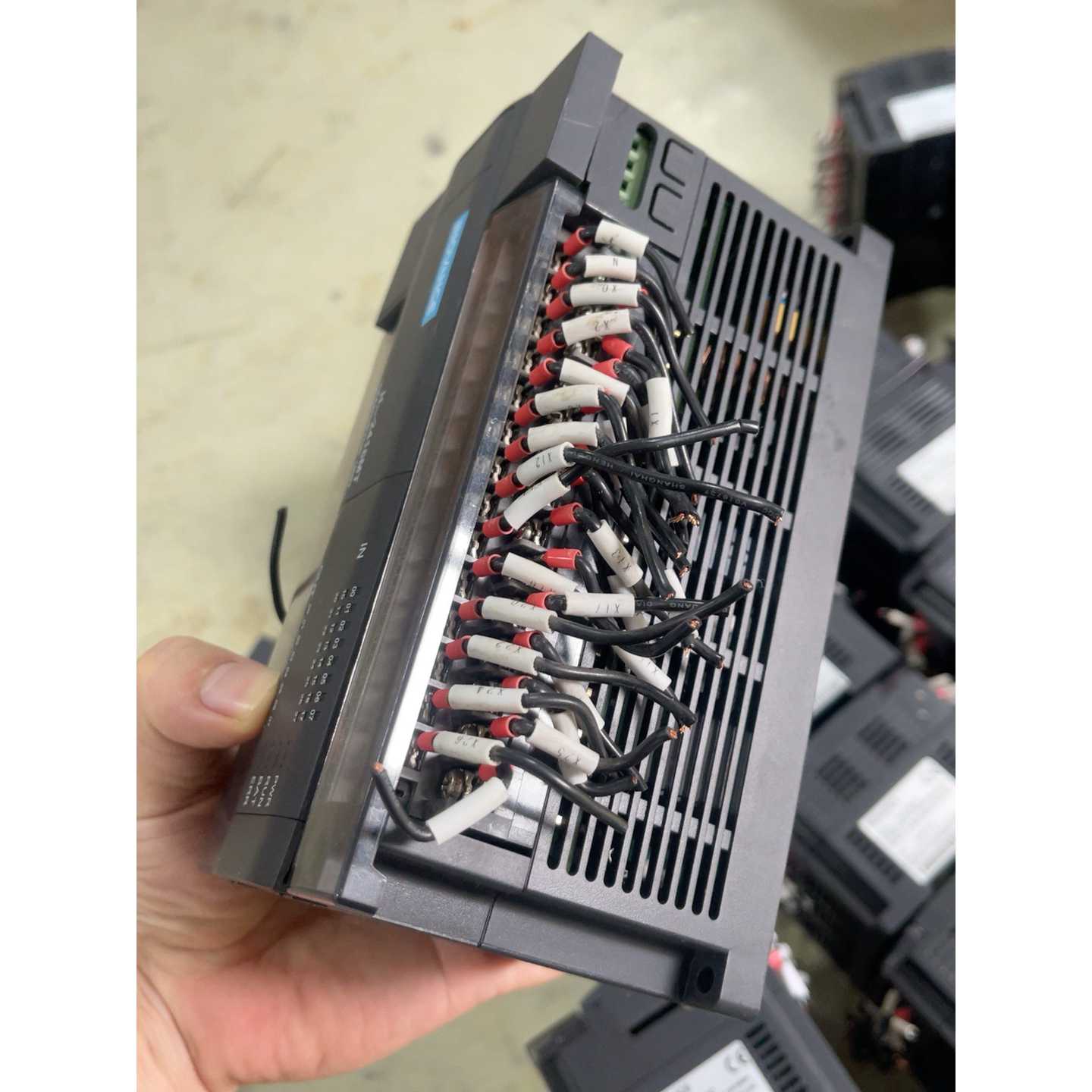 议价汇川PLC主机H2U-2416MT-XP二手拆机，原装正品，