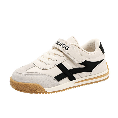 巴布豆男童鞋春秋季新款运动鞋防水皮面德训鞋小学生软底儿童鞋子