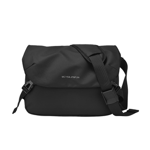 斜挎包男大容量运动学生高颜值旅行高中生潮青少年黑色单肩包背包