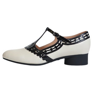 一字带平底玛丽珍单鞋黑白拼色