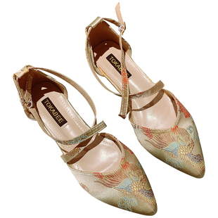 新中式国风刺绣布面旗袍单鞋女2025年新款交叉带尖头中跟时装鞋