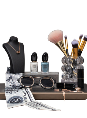 桌面轻奢衣帽间样板妆台摆设道具