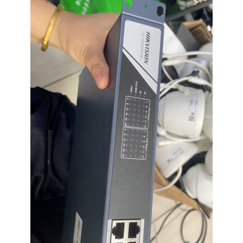 海康威视DS3E1526PS26口千兆POE交换机议价