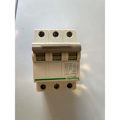 在线议价施耐德小型断路器 OSMC32N3C25，原装正品，拆机件。
