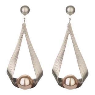 2025年新款潮高级感金属风耳环长款气质珍珠耳坠银针菱形法式耳钉