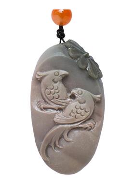 阿拉善玛瑙俏色巧雕吊坠送证书