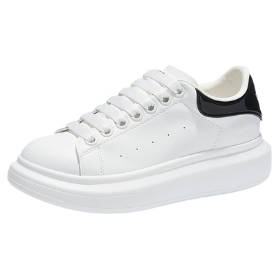 达芙妮2026新款厚底小白鞋