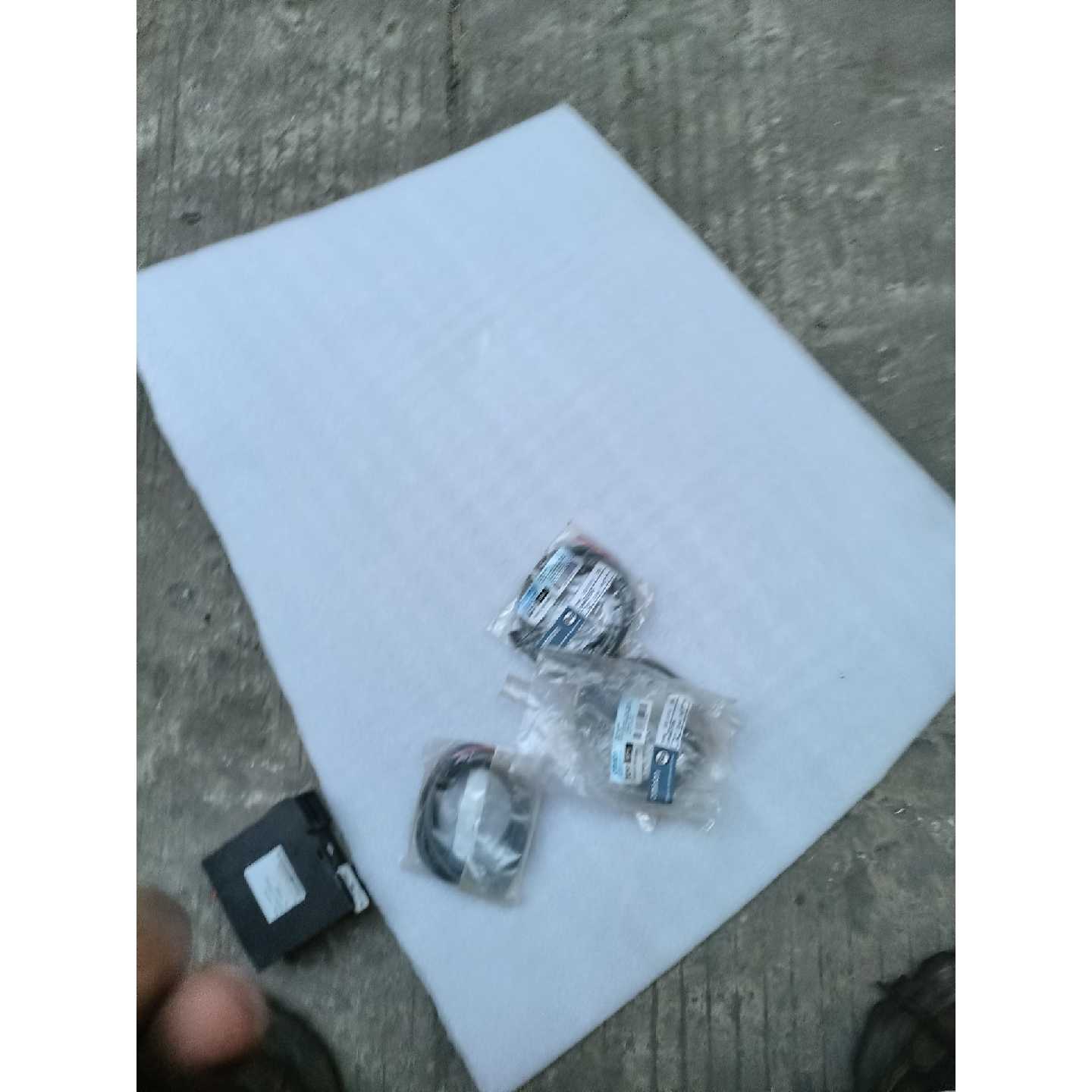 议价全新工程余料原装欧姆龙感应器连接线
