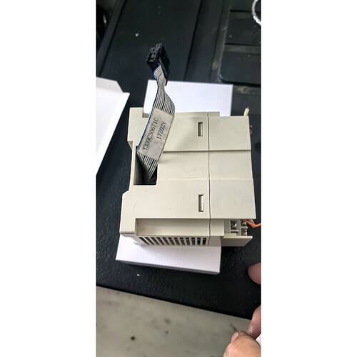 议价三菱PLC模块 FX3U-4AD，实物拍摄，成色还可以，有点