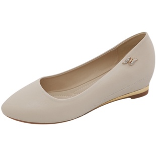 坡跟小皮鞋女春季新款浅口内增高防滑软皮单鞋通勤百搭舒适豆豆鞋