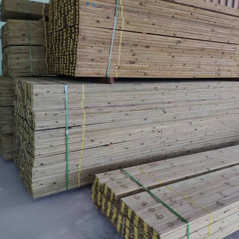 厂家批发樟子松防腐木材料防潮木条木地板龙骨方木园林实栈道露台