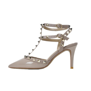 2025年春季尖头V家铆钉高跟鞋女细跟一字扣带凉鞋女柳丁气质单鞋