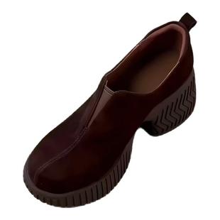 2026年新款复古风圆头一脚蹬厚底高跟鞋女小个子通勤深口单鞋棕色