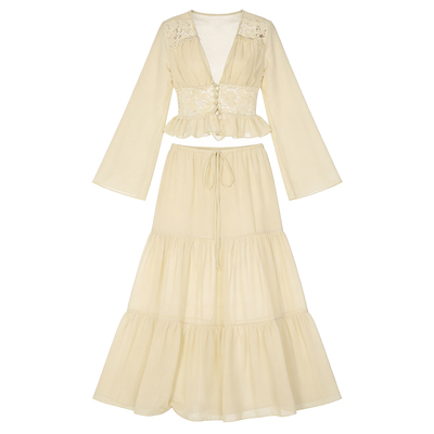 ohmyloli奶杏色深v收腰喇叭袖衬衫+松紧腰拼接半身裙