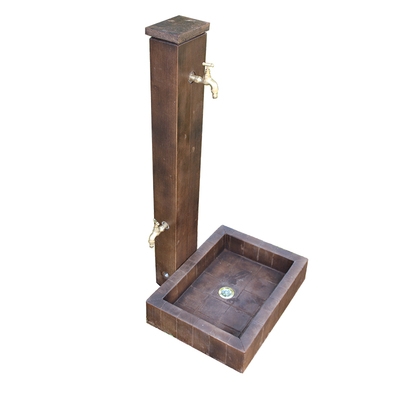 混凝土做的木纹取水栓