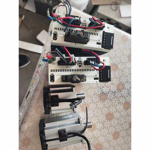 议价伺服驱动器MCDLN35SE电机MHMF082L1V2维修
