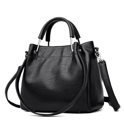 大容量真皮软牛皮单肩斜挎水桶包