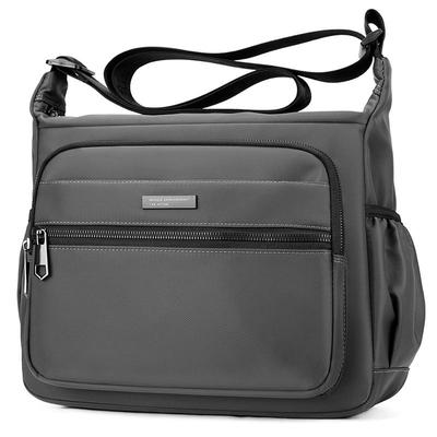 男士大容量多隔层单肩包