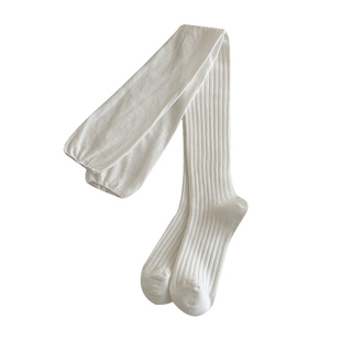 谁懂啊，安可拉红过膝袜搭靴子真的巨巨好看！低调显白高级耐看~