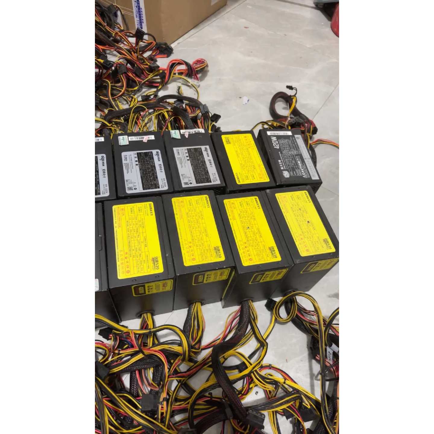 先马刺客530 还有别的牌子电源额定功率400w 实物图-询价