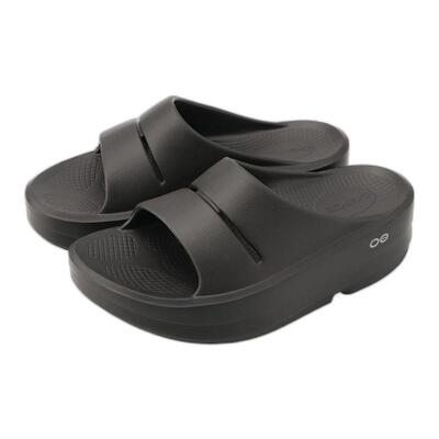 日本直邮OOFOS 凉鞋 OOmega OOahh 滑动凉鞋 厚底淋浴凉鞋 2024