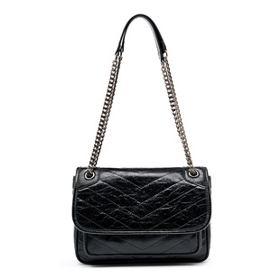 包包杨树林真皮女包容量通勤链条单肩黑色斜挎包邮差包流浪包女