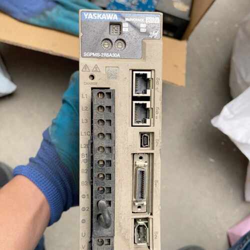 溢价-安川伺服驱动器，型号SGPMS-2R5A30A，450W，实