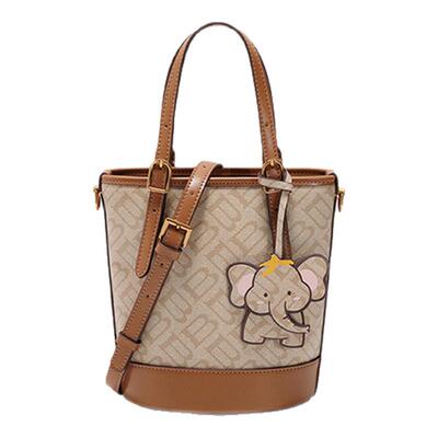 百丽女包新款复古老花水桶包