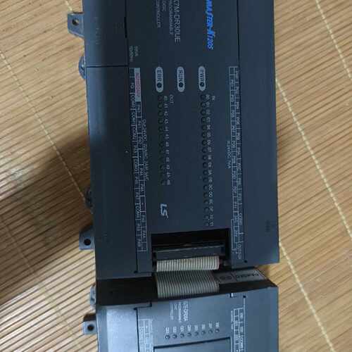 溢价-LS产电PLC控制器，型号K7M-DR30UE，配套G7E-