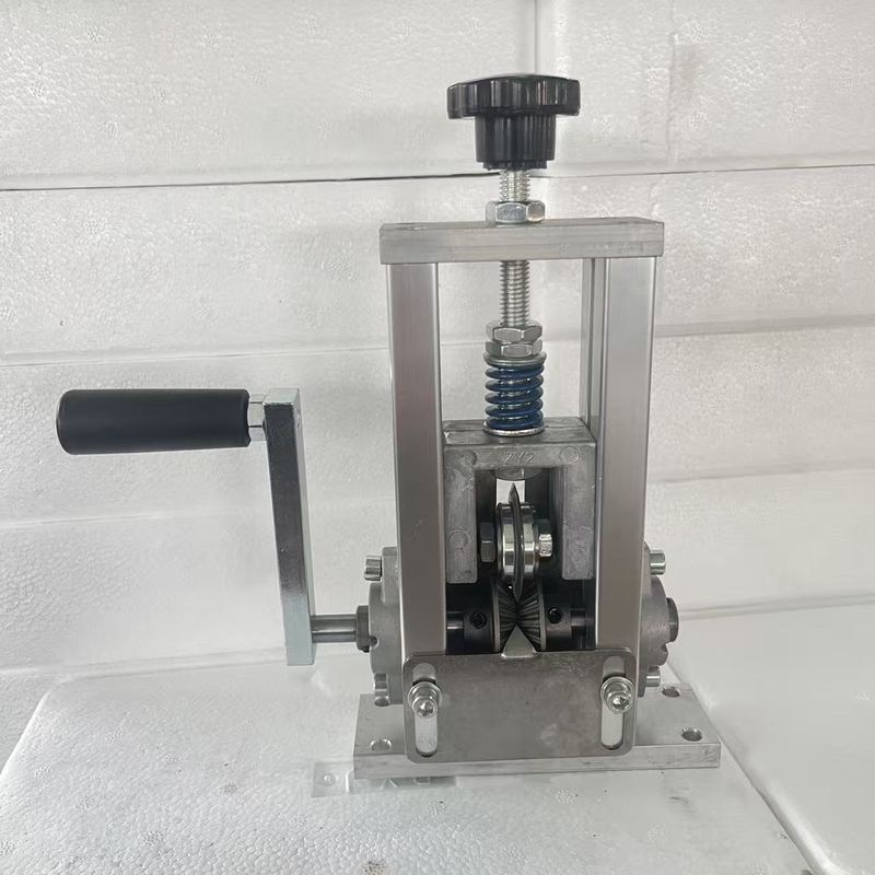 批发2025新款小型家用废旧电线电缆剥线机 手动可配电钻用 招代理