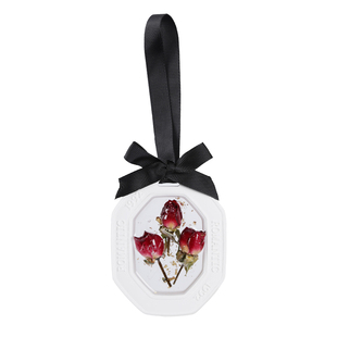 真花车载香薰挂件香片挂片车内汽车香水车用出风口饰品香氛除味片