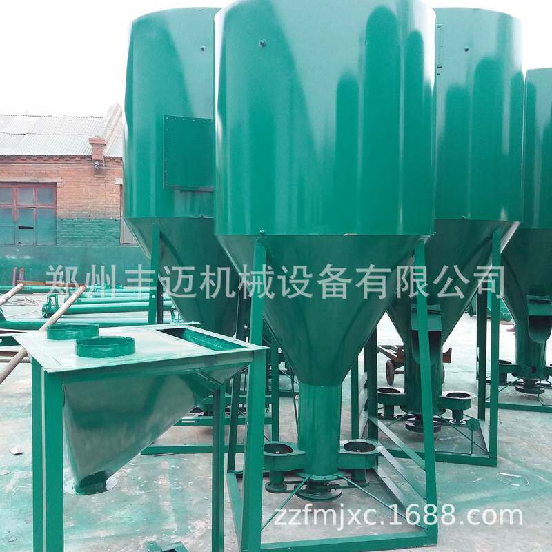 无尘1000型饲料机 猪鸡饲料粉碎搅拌一体机 自吸式玉米粉碎搅拌机