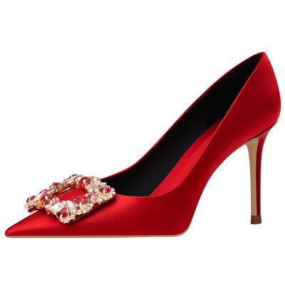 经典方扣红色水钻婚鞋新娘秀禾鞋