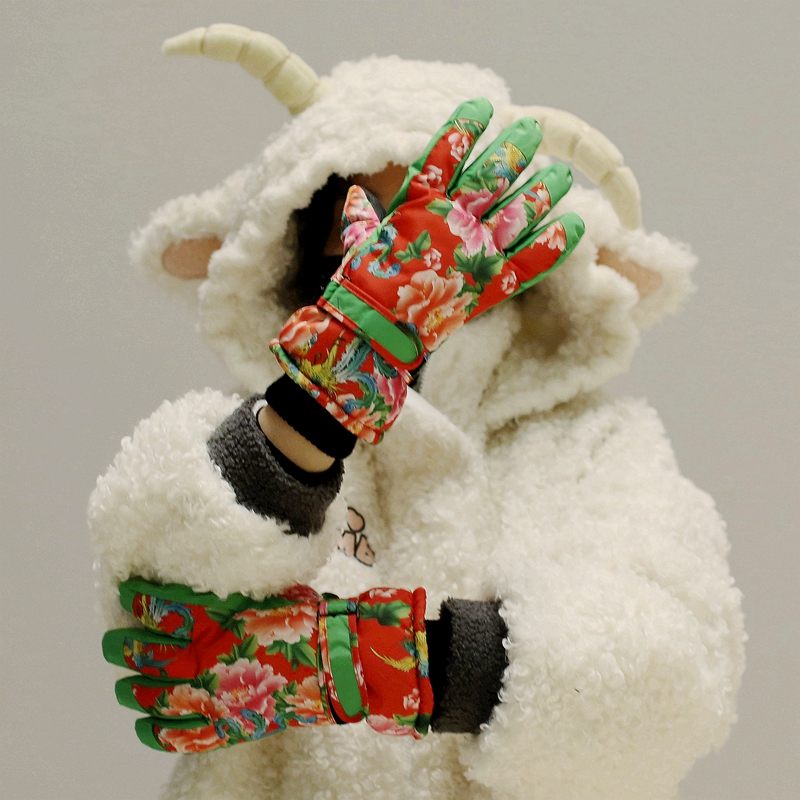 洋气新潮吸睛东北大花滑雪手套触屏加绒防泼水冬天防寒尔滨欢迎你