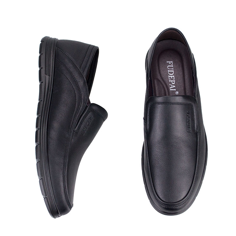 春秋圆头黑色软底套脚休闲皮鞋