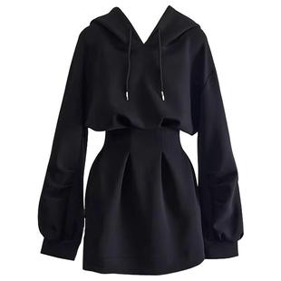 黑色卫衣连衣裙女短款收腰休闲长袖裙子秋冬季小众小个子冬装新款