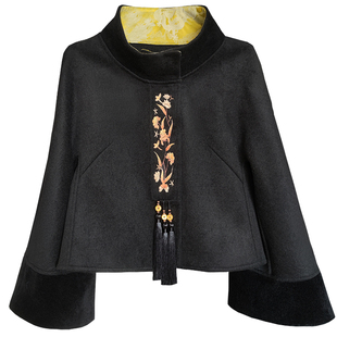 新中式立领斗篷式短款毛呢外套女国风刺绣黑色喇叭袖时尚百搭上衣