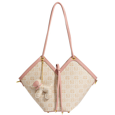 高级质感心形压花托特包手提腋下