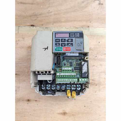 询价CIMR-VB2A0012JBB安川变频器3.0/2.2KW